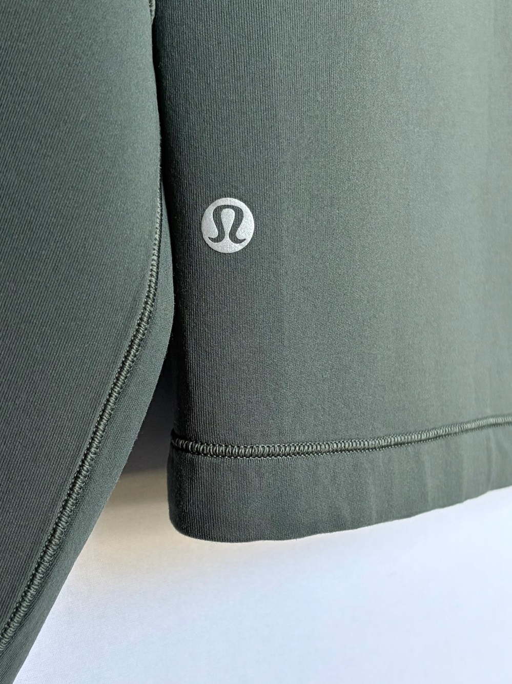 Lululemon AirWrap Modal Crew Green Twill Crew Neck Sweatshirt Size 2 EUC - Picture 9 of 9
